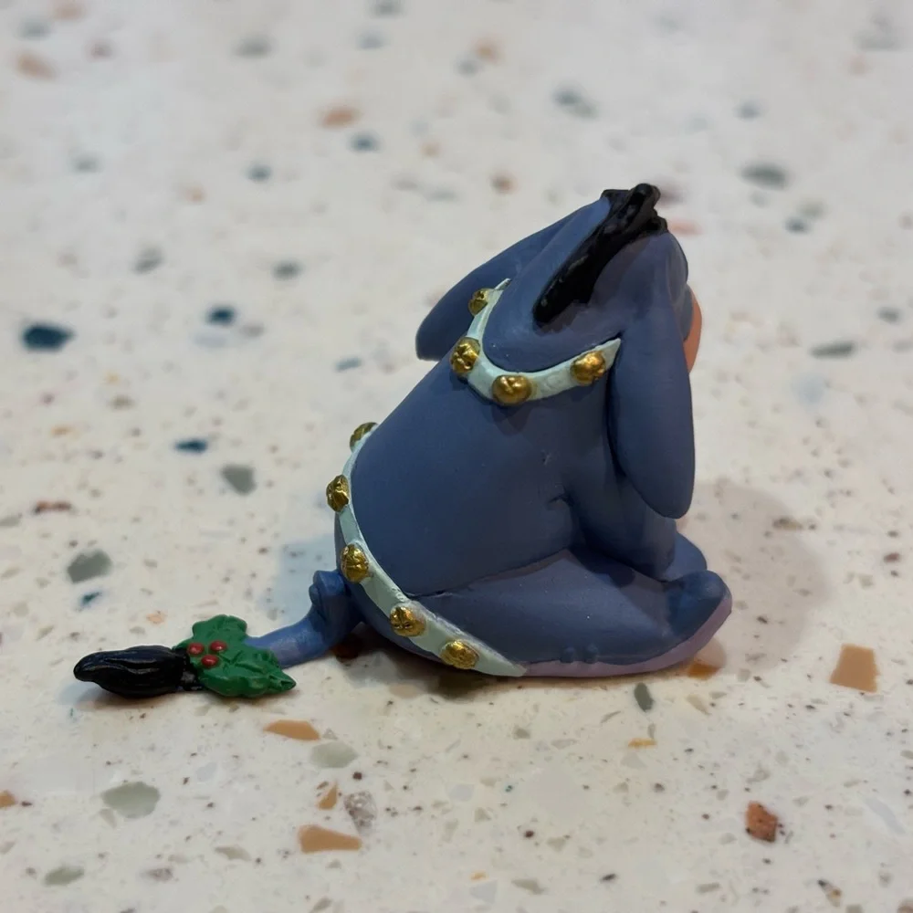 Hallmark Merry Miniatures Eeyore 1999 Christmas at Pooh’s House Rare Disney‎